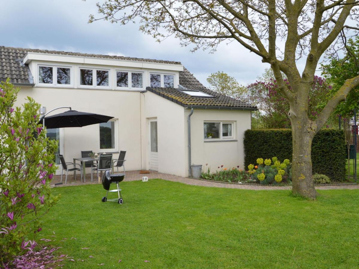 Modern Holiday Home Near Klimmen With Hill View Buitenkant foto
